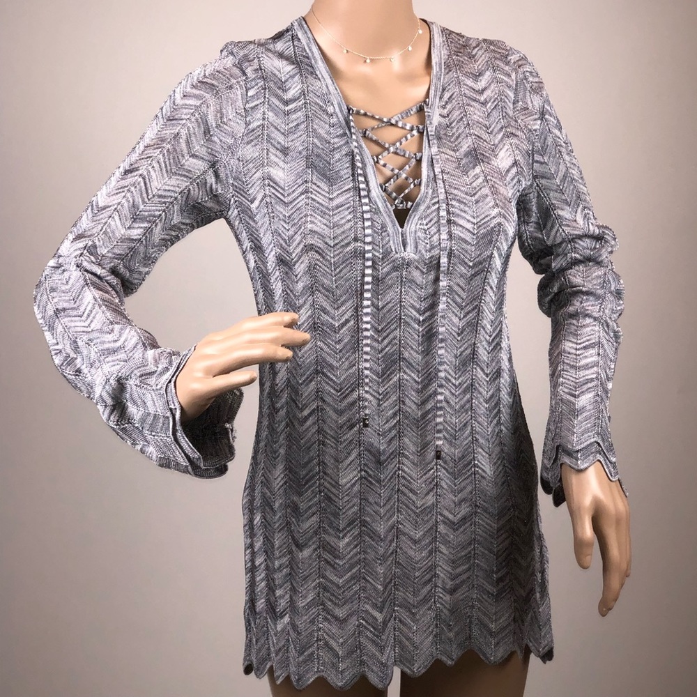 White House black market shirt